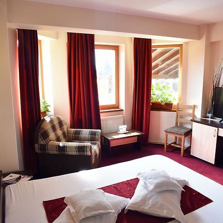 Hotel Tudor Плоешти Экстерьер фото