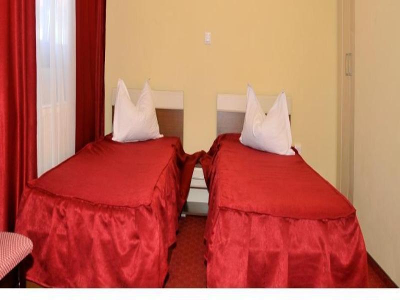 Hotel Tudor Плоешти Экстерьер фото
