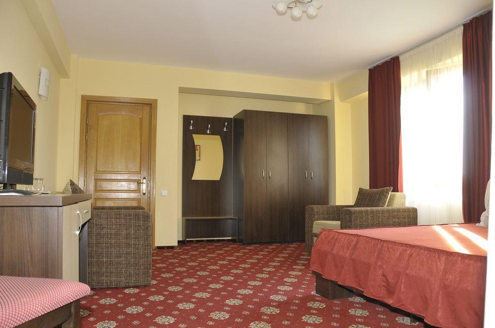 Hotel Tudor Плоешти Экстерьер фото