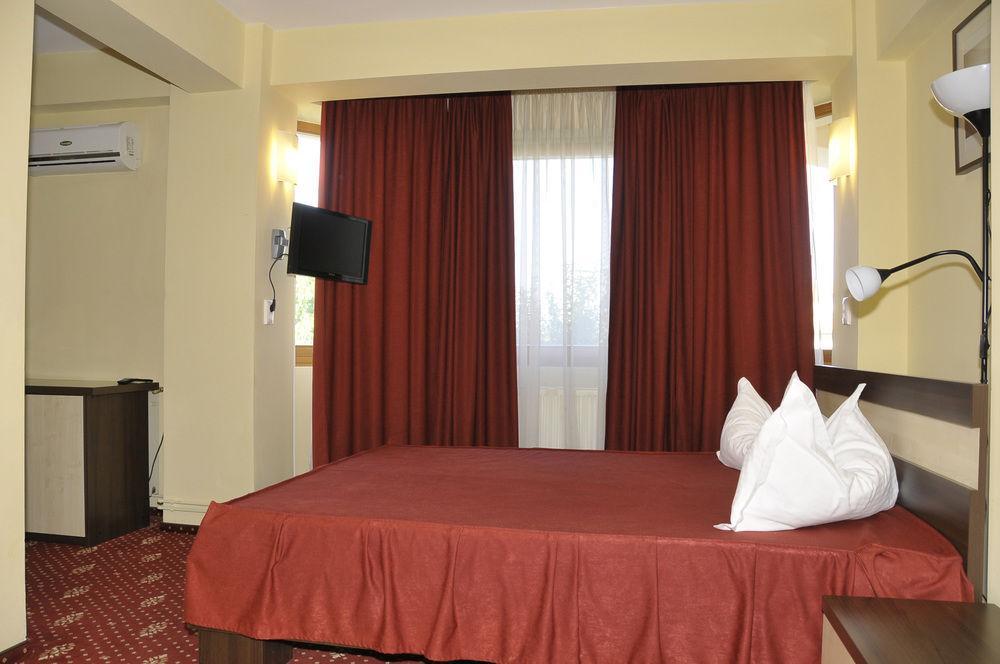 Hotel Tudor Плоешти Экстерьер фото