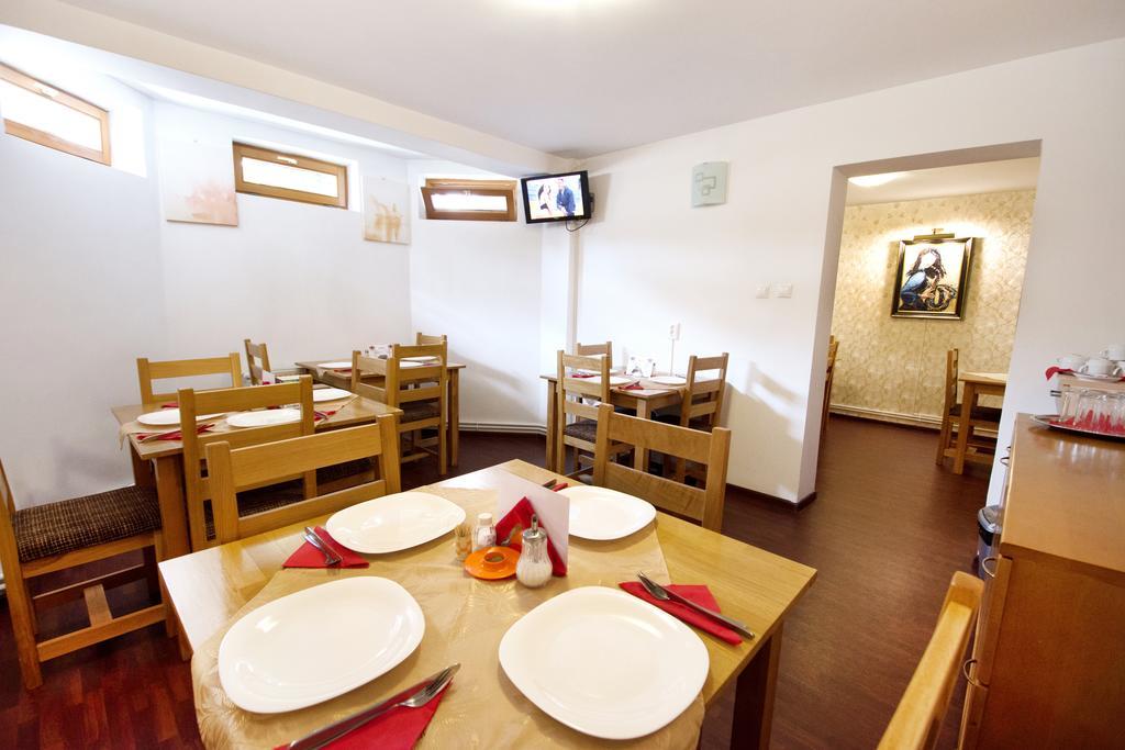 Hotel Tudor Плоешти Экстерьер фото