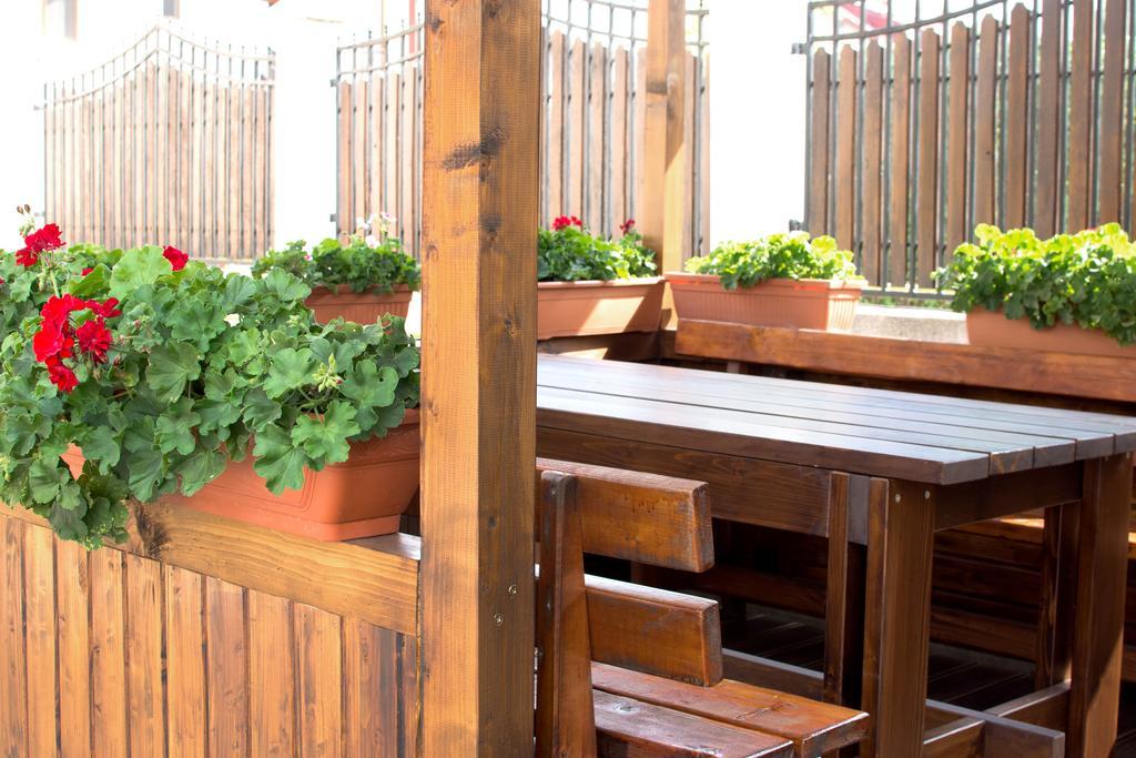 Hotel Tudor Плоешти Экстерьер фото