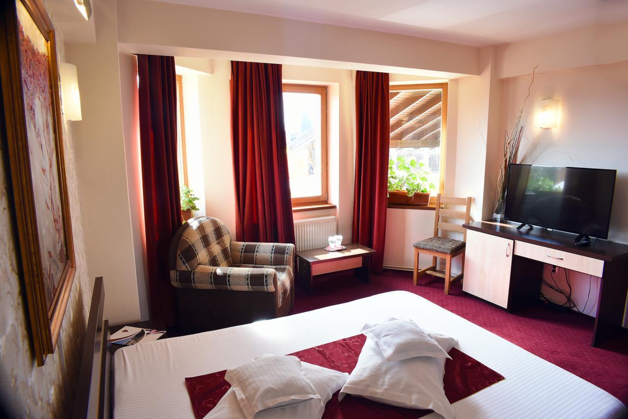 Hotel Tudor Плоешти Экстерьер фото