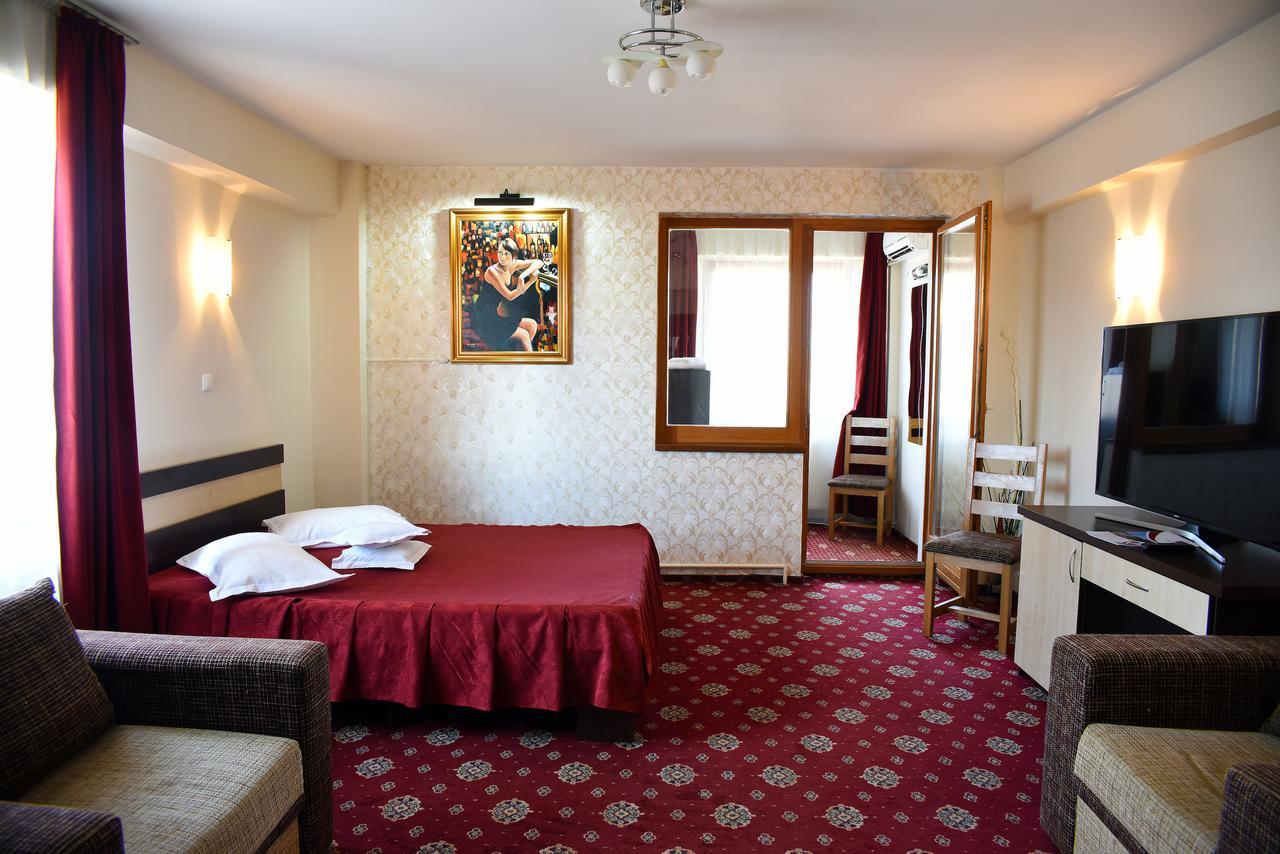 Hotel Tudor Плоешти Экстерьер фото